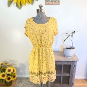 ⚫️ 
NWT XS & Medium yellow and pink floral print sun  dress with pocket
